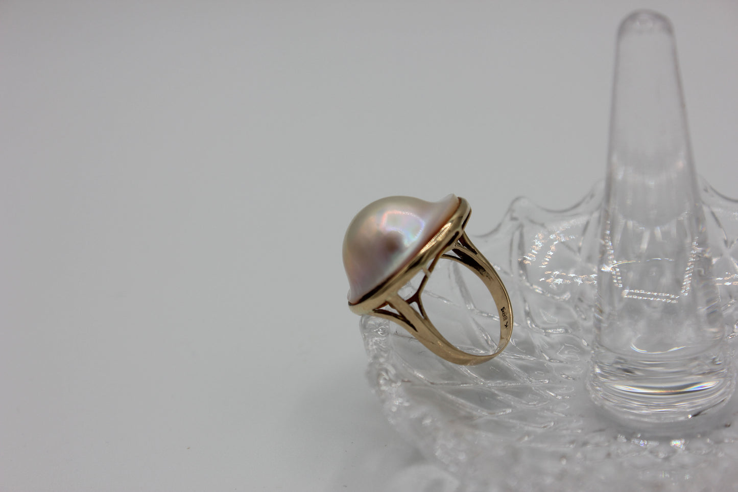 18 Ct Mabé Pearl Cocktail Ring